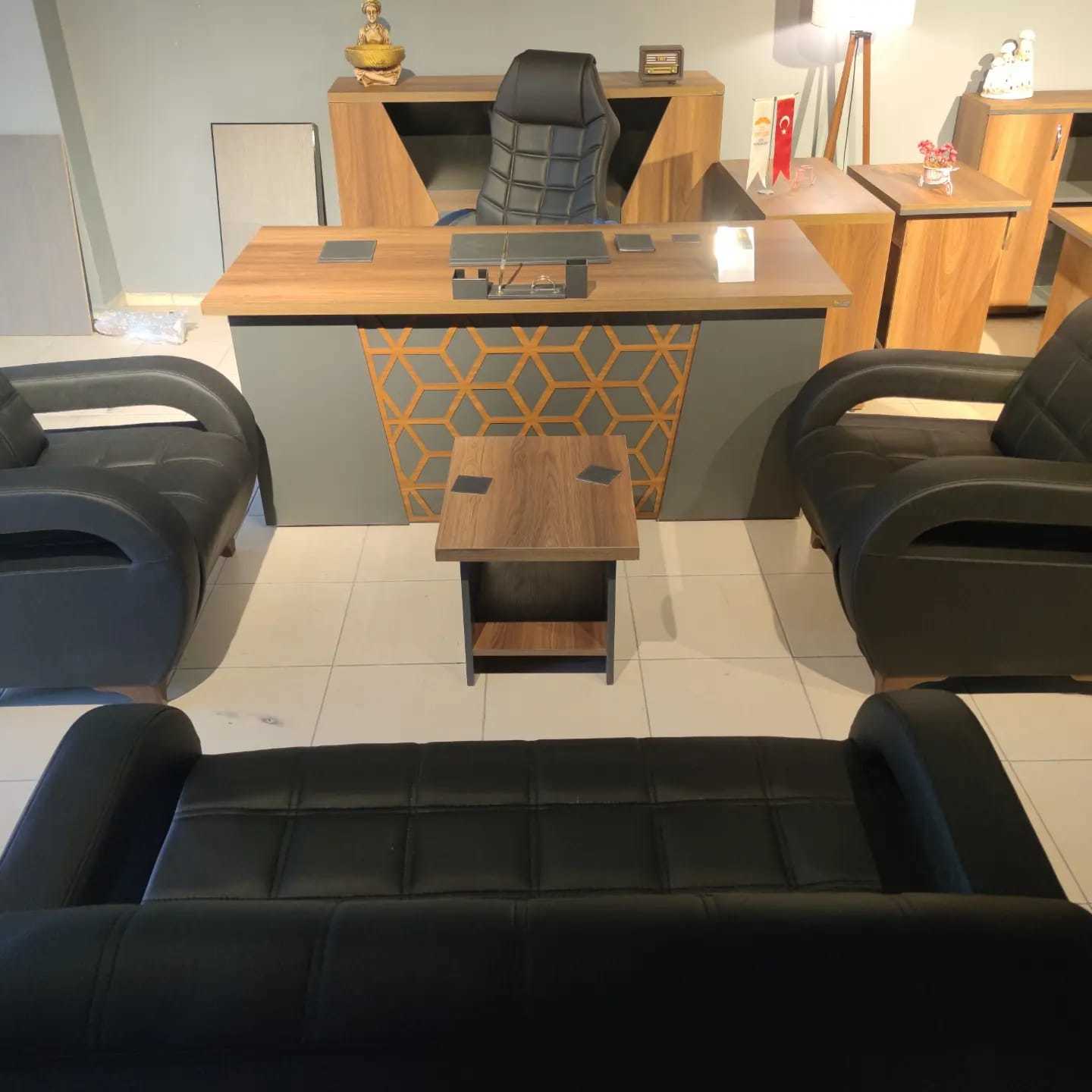 Marvel Ofis Büro Oturma Gruplu Makam Koltuklu Yönetici Masa Takımı