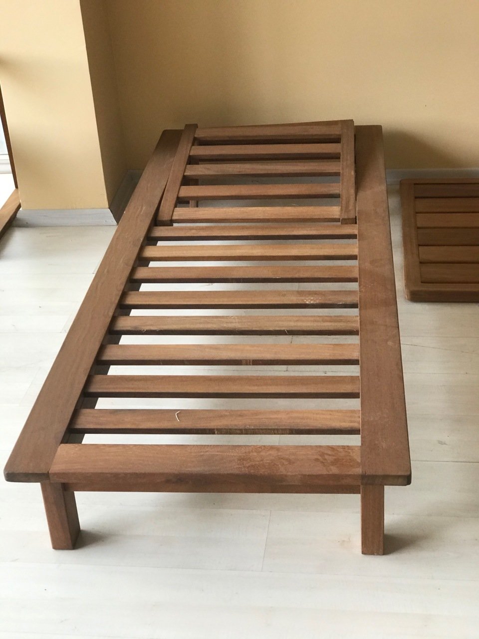Standart İroko Teak Ahşap Şezlong