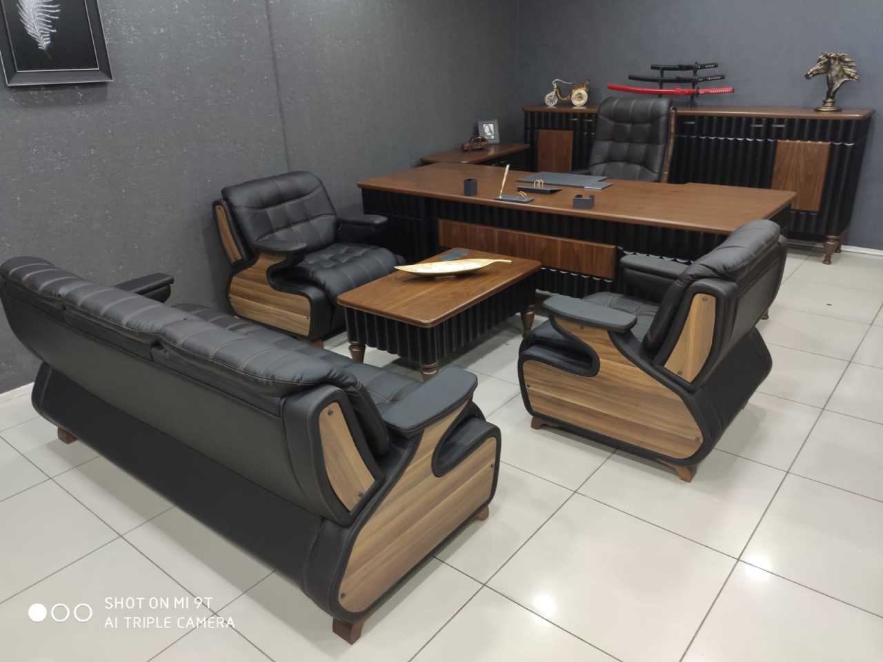 Baron Vip Koltuklu ve Oturma Gruplu Doğal Ahşap Ofis Masa Makam Takımı